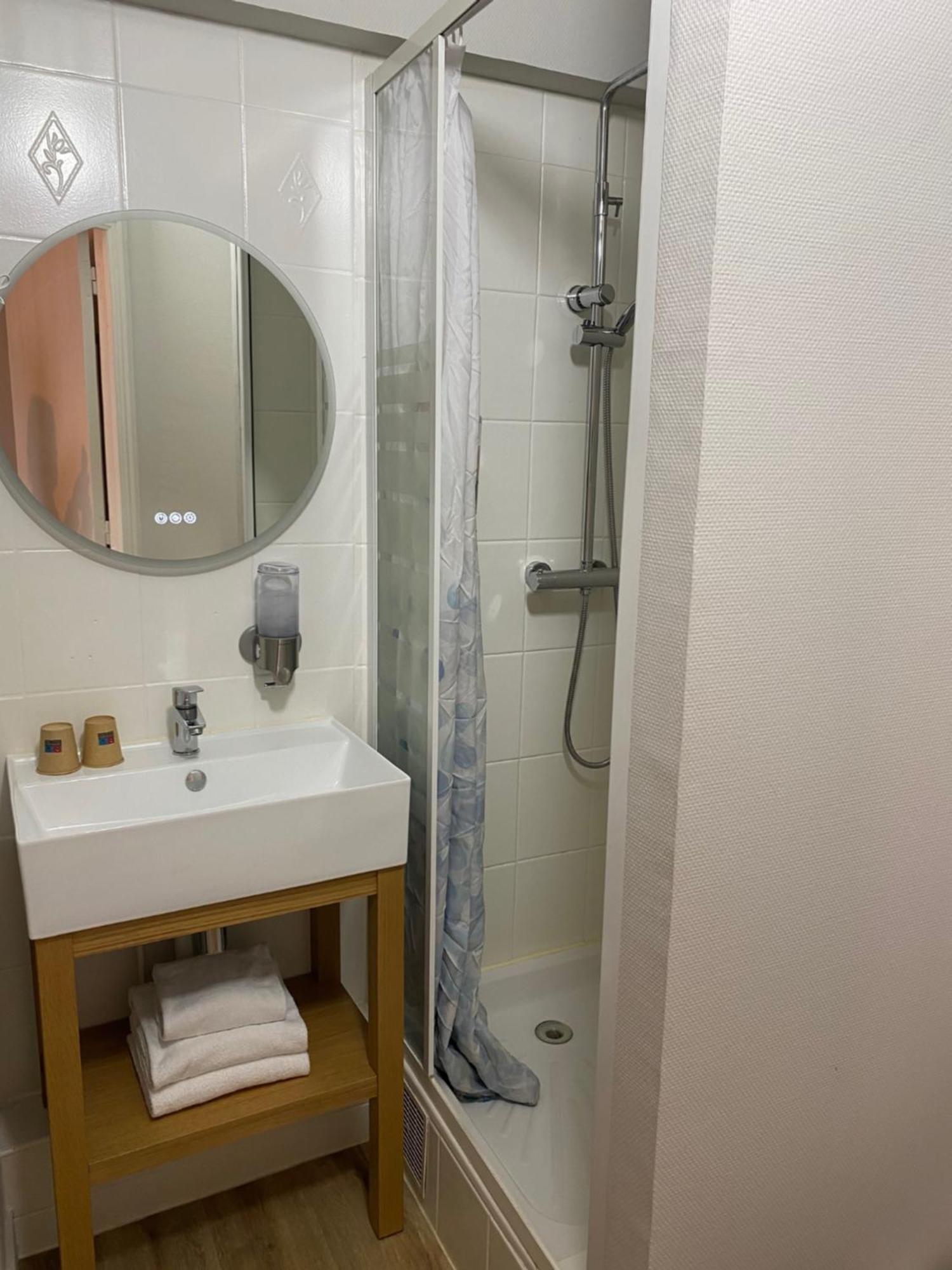 Fougères Hotel De Bretagne מראה חיצוני תמונה