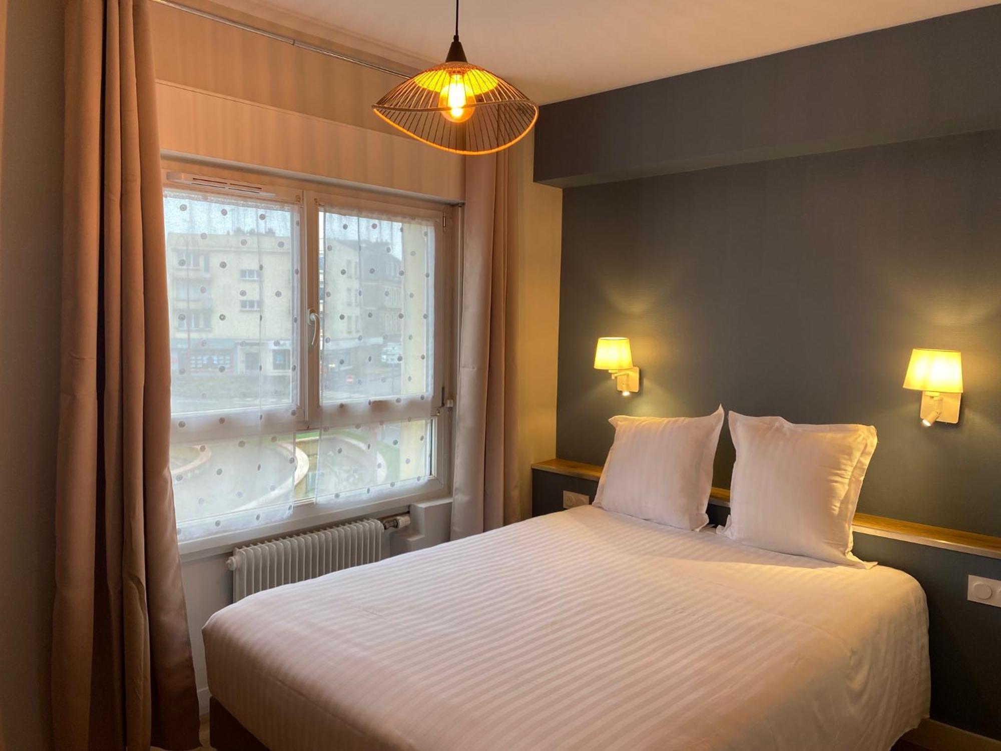 Fougères Hotel De Bretagne מראה חיצוני תמונה