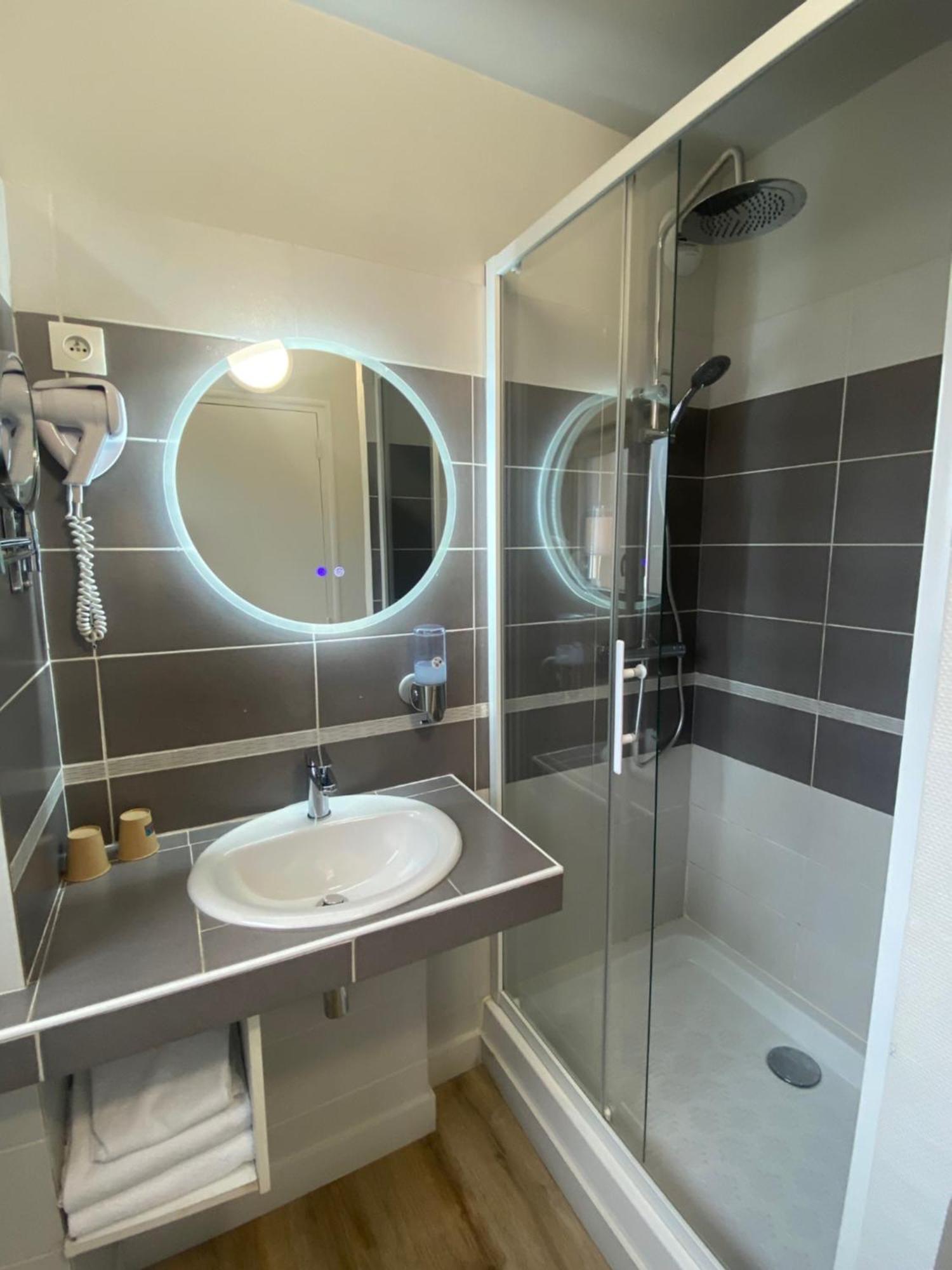 Fougères Hotel De Bretagne מראה חיצוני תמונה