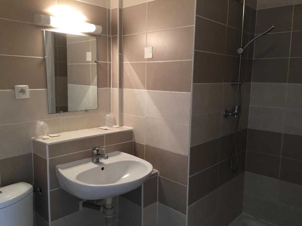 Fougères Hotel De Bretagne מראה חיצוני תמונה